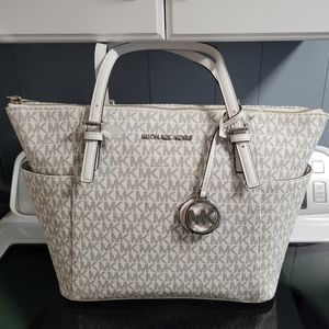 NWT Michael Kors Optic White/Black Jet Set East West Top Zip Tote